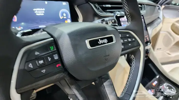 جراند شيروكي ليمتد 2023 12