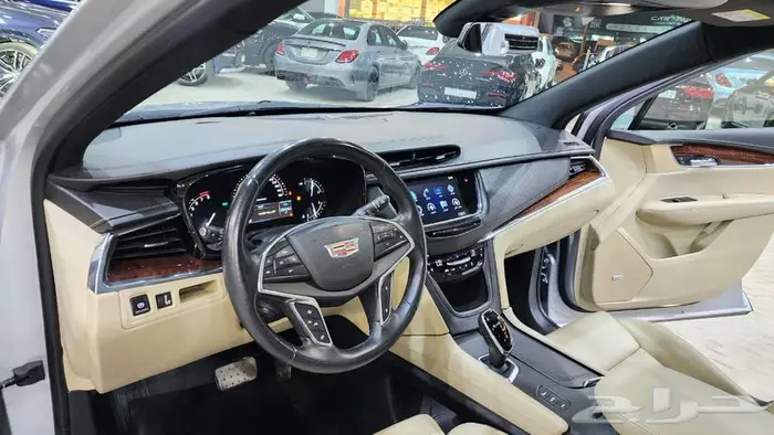 كاديلاك XT5 2017 19