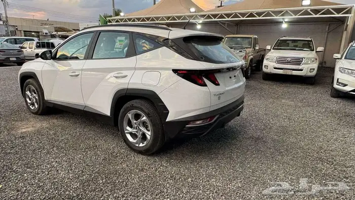 جيب هيونداي توسان 2023 مخزن شبه أصفار 5