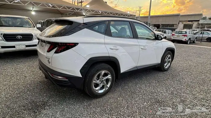 جيب هيونداي توسان 2023 مخزن شبه أصفار 10