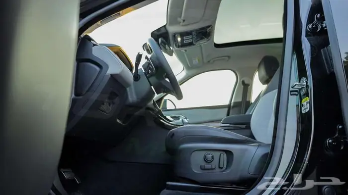 2025 لاند روفر رينج روفر فيلار P250 DYNAMIC SE اصفار 7