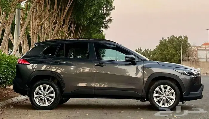 كورولا كروس 2023 وكالة تحت الضمان ب 71 الف نقدي وتمويل 5