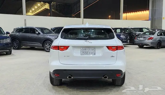 جاكور F Pace 2017 7