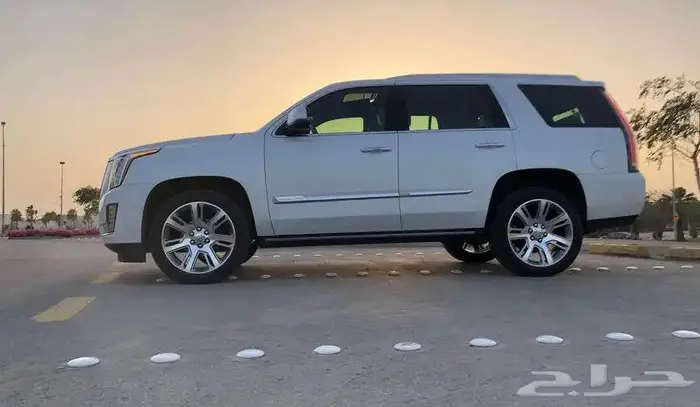 كاديلاك اسكاليد 2020 فل كامل قصير ممشي 34 ألف قليل مخزنة 8