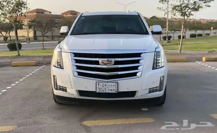 كاديلاك اسكاليد 2020 فل كامل قصير ممشي 34 ألف قليل مخزنة 0