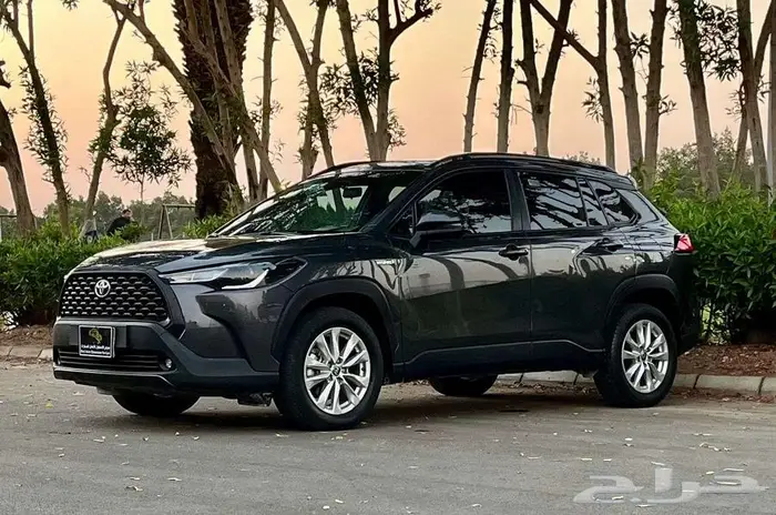 كورولا كروس 2023 وكالة تحت الضمان ب 71 الف نقدي وتمويل 1