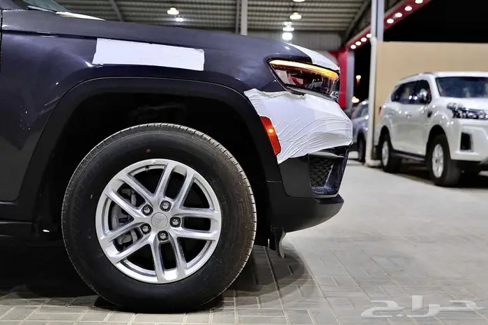 جيب جراند شروكي لاريدو 2025 اقل سعر لدى الخضر للسيارات 10