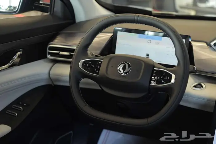 دونج فينج ميج E2 لكجري 2025   فن التصميم وقمة الراحة 4