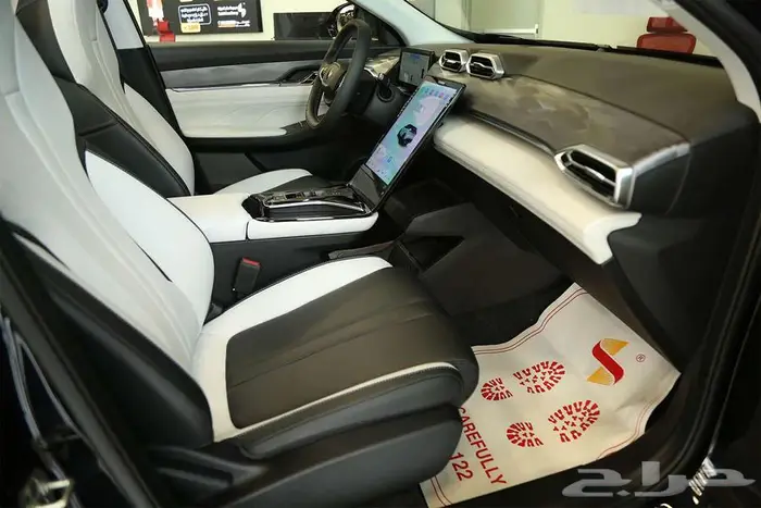 دونج فينج ميج E2 لكجري 2025   فن التصميم وقمة الراحة 5