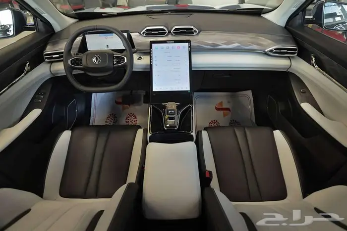 دونج فينج ميج E2 لكجري 2025   فن التصميم وقمة الراحة 10