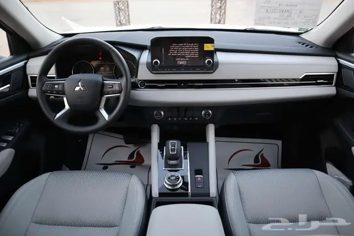 ميتسوبيشي اوتلاندر 2025 جميع الفئات والالوان 17