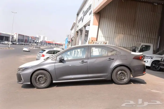 تويوتا كورولا 2025 ستاندر مكينة 2.0 بالنقد والتقسيط 2