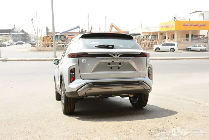 تويوتا أوربان 2026 ستاندر GL 1.5 بالنقد والتقسيط 3