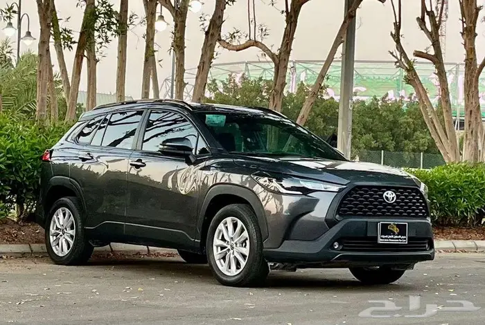 كورولا كروس 2023 وكالة تحت الضمان ب 71 الف نقدي وتمويل 4