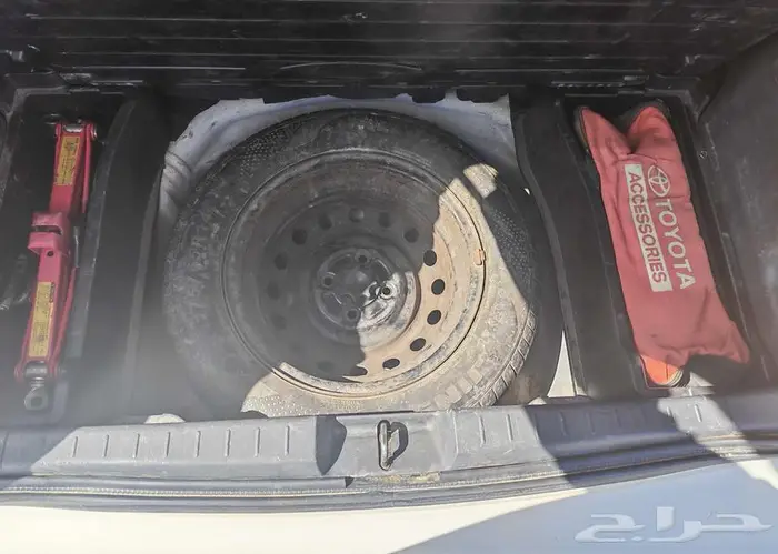 تويوتا يارس2006 هاتشباك 4