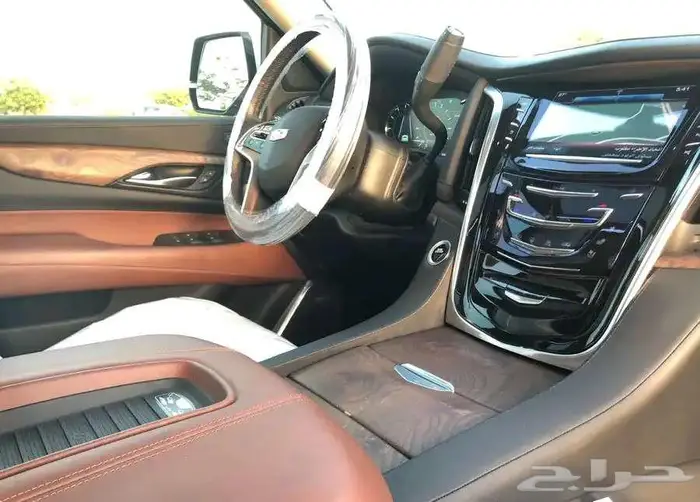 كاديلاك اسكاليد 2020 فل كامل قصير ممشي 34 ألف قليل مخزنة 24