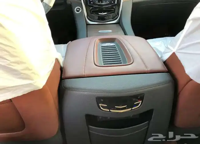 كاديلاك اسكاليد 2020 فل كامل قصير ممشي 34 ألف قليل مخزنة 19