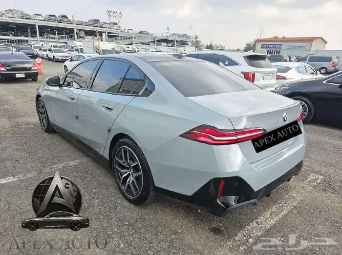 BMW 520i mkit Sport 2025 مملوكه ل للشركه 7