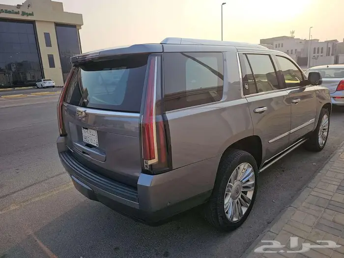 كاديلاك اسكاليد بلاتينيوم قصيرة 2020 - الخبر 7