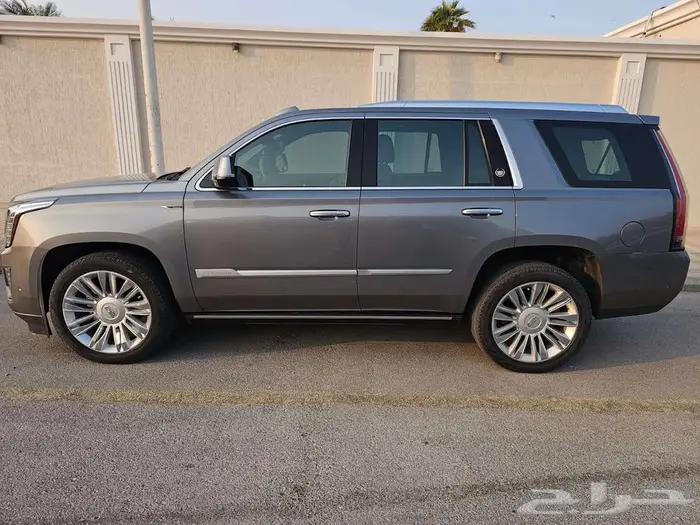 كاديلاك اسكاليد بلاتينيوم قصيرة 2020 - الخبر 6