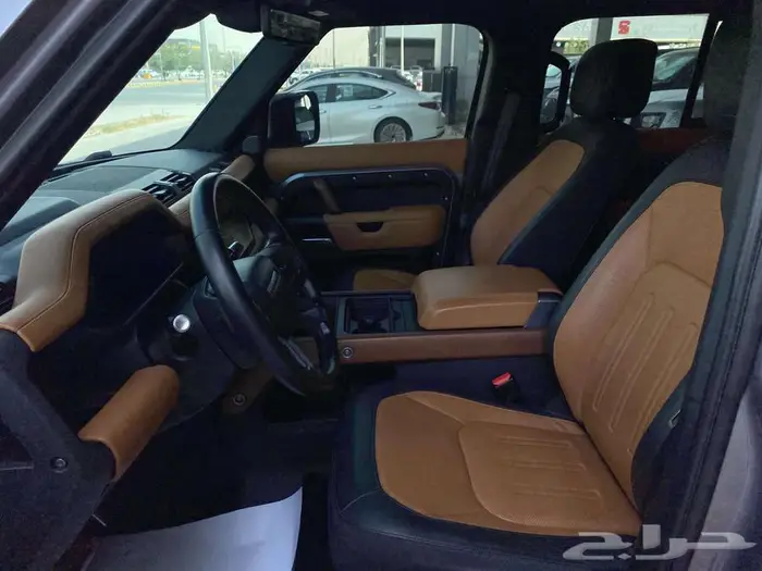 لاندروفر ديفندر 110 V6 موديل 2022 13