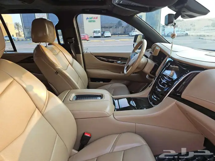 كاديلاك اسكاليد بلاتينيوم قصيرة 2020 - الخبر 4