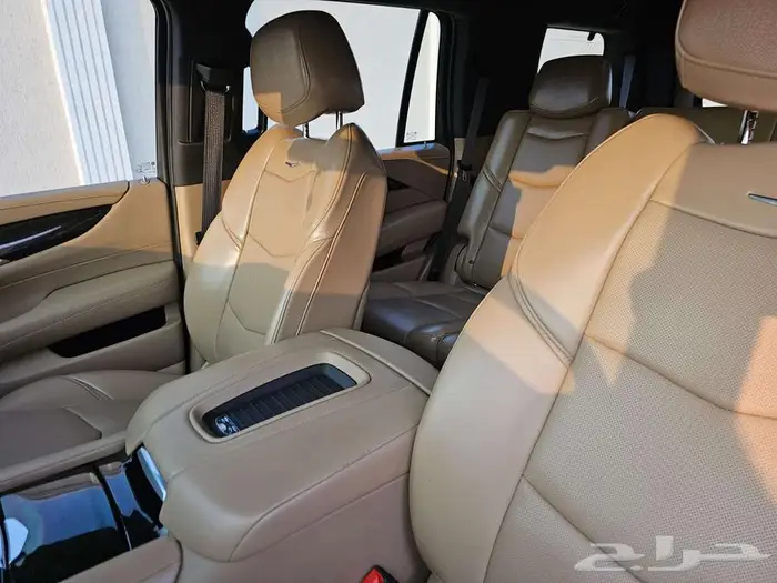 كاديلاك اسكاليد بلاتينيوم قصيرة 2020 - الخبر 24