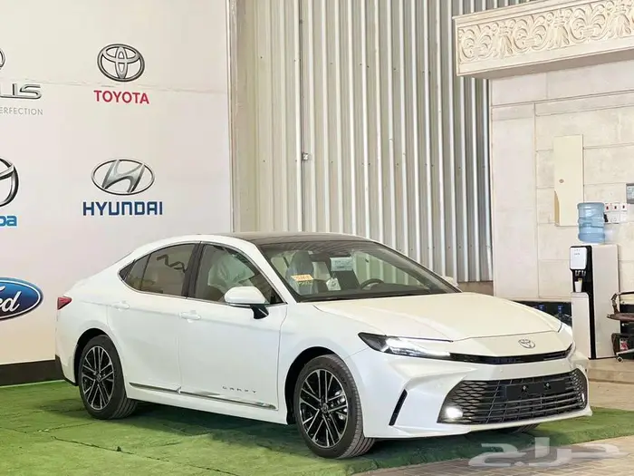 تويوتا كامري قراند ابيض سعودي موديل 2025 كاش واقساط اقل سعر 2