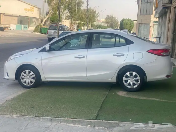 تويوتا يارس 2021 Y استخدام شخصي للبيع 3