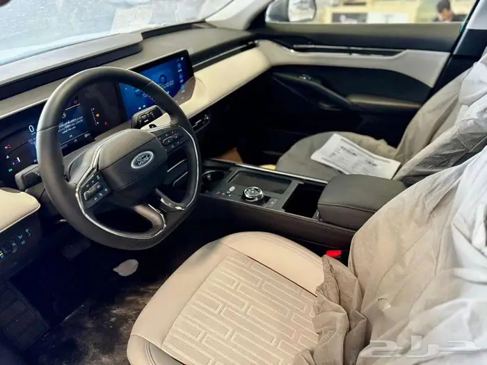 فورد تورس ترند 2026 - اسود ورمادي وابيض 15