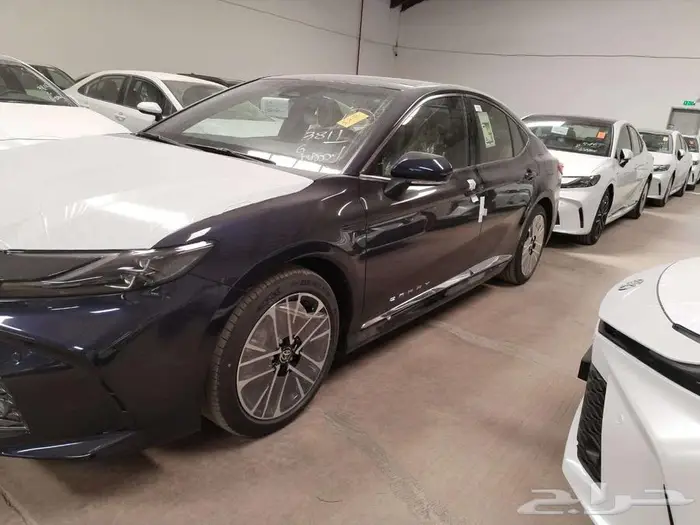 كامري جراندي 2.5 سيدان بنزين اوتوماتيك (أزرق غامق  2025) 1