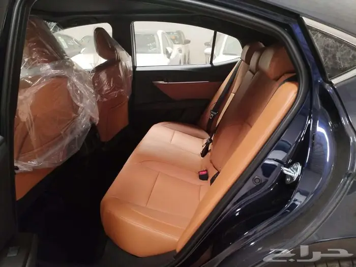 كامري جراندي 2.5 سيدان بنزين اوتوماتيك (أزرق غامق  2025) 3