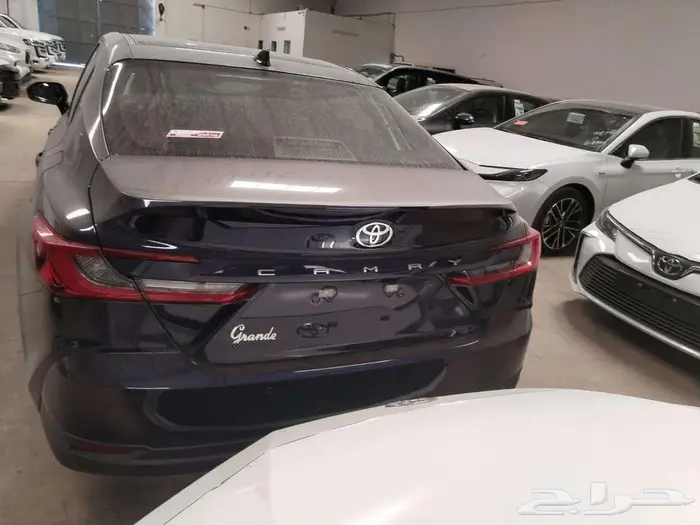 كامري جراندي 2.5 سيدان بنزين اوتوماتيك (أزرق غامق  2025) 5