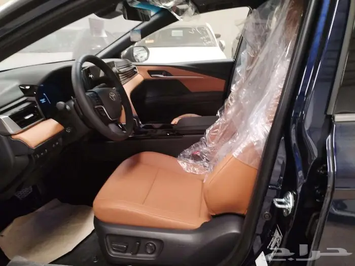 كامري جراندي 2.5 سيدان بنزين اوتوماتيك (أزرق غامق  2025) 6