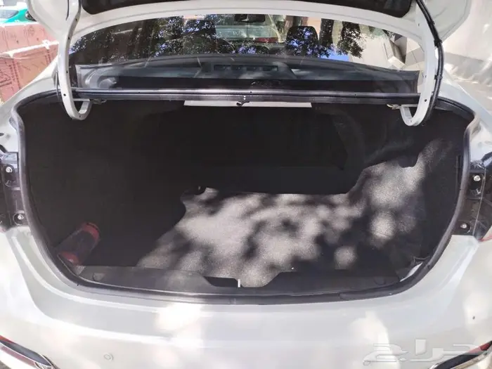 سوزوكي سياز 2023   سيدان فخمة للبيع 4