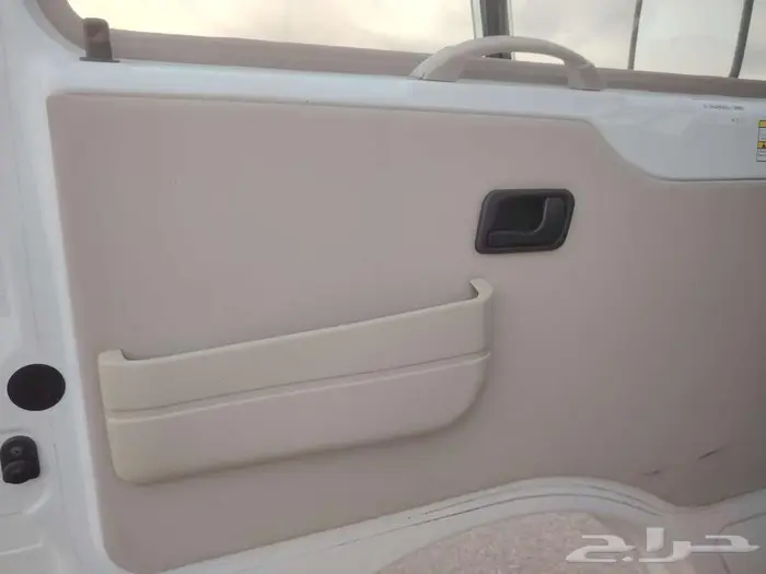 باص متسوبيشي مخزن 7