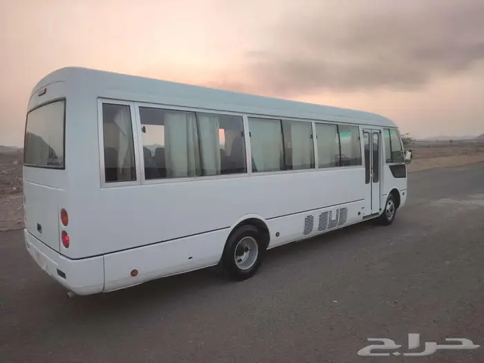 باص متسوبيشي مخزن 11