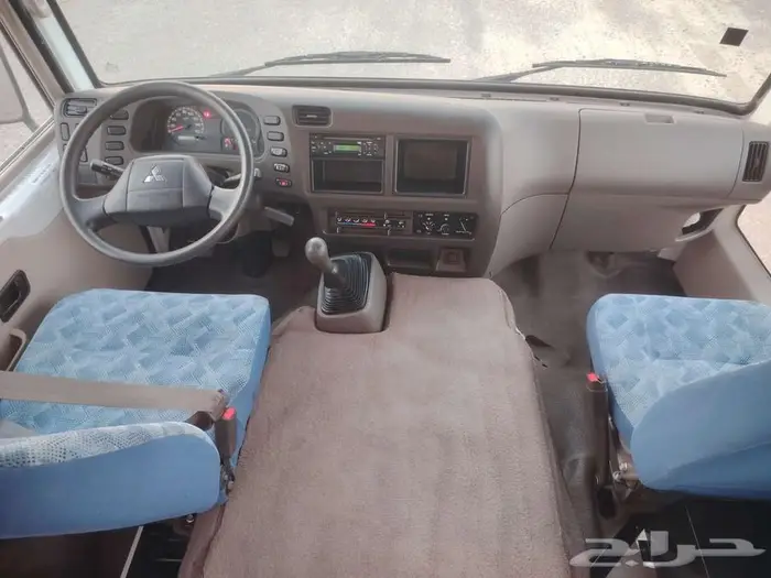 باص متسوبيشي مخزن 28