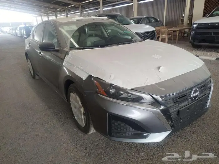 نيسان التيما 2025 استندر رمادي وابيض ب 97775 اقل سعر 2