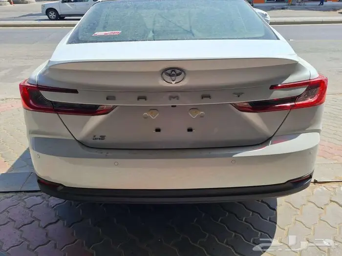 تويوتا كامري LE بنزين فتحة بصمة 2025 12