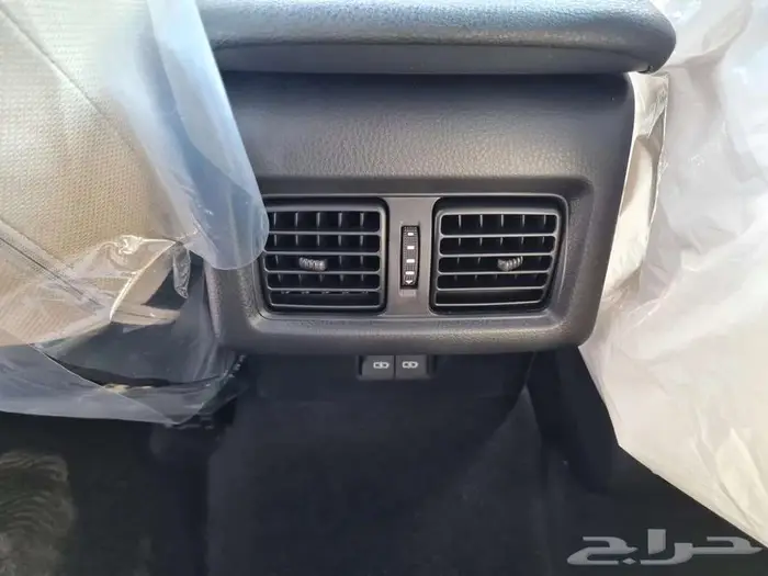 تويوتا كامري LE بنزين فتحة بصمة 2025 8