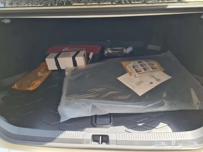 تويوتا كامري LE بنزين فتحة بصمة 2025 19