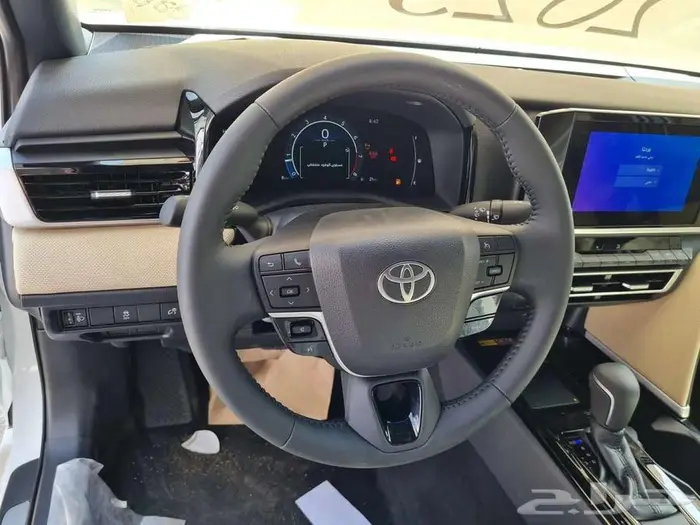 تويوتا كامري LE بنزين فتحة بصمة 2025 3