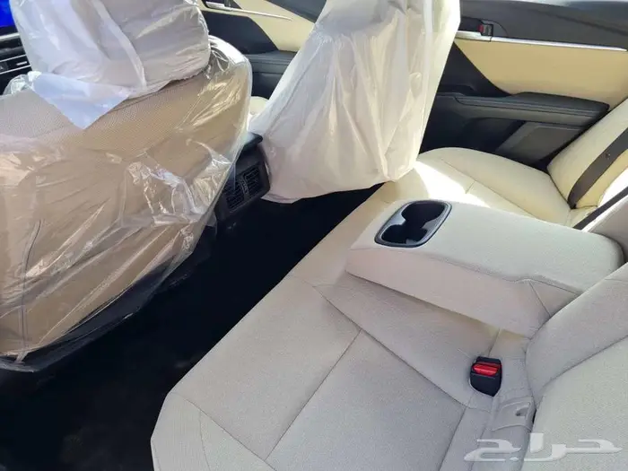 تويوتا كامري LE بنزين فتحة بصمة 2025 18