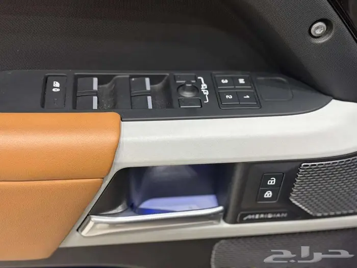 لاند روفر ديفندر 2024 فل كامل 15