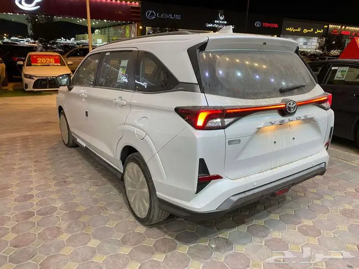 تويوتا فيلوز GLX 2025 أصفار شاشه كاميرا عبداللطيف جميل.. 4