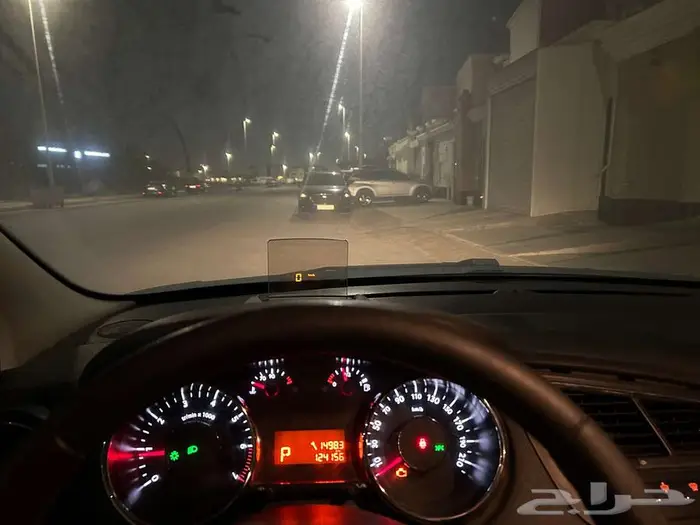 سيارة بيجو 5008 موديل 2014 فل كامل 9