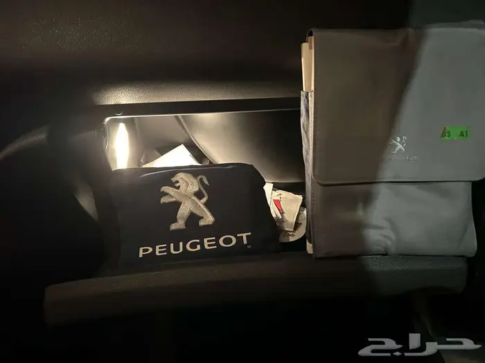 سيارة بيجو 5008 موديل 2014 فل كامل 10