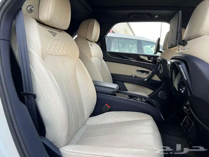 بنتلي بنتياقا موديل 2017 مستعمل بدى وكالة 7