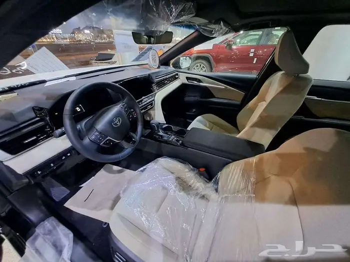 تويوتا كامري LE بنزين 2025 (متوفر الوان) 4